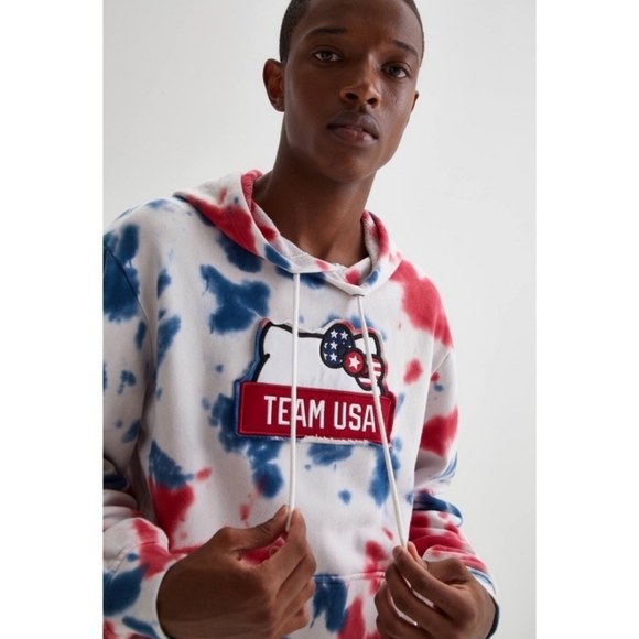 Urban Outfitters ×   Hello Kitty X Team USA Tie-Dye Hoodie Sweatshirt - Picture 4 of 6